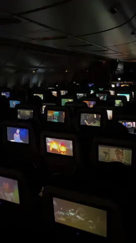 Pt2. Just love to watch ppl watching movies now #movie #airplane #humanity #fyp 