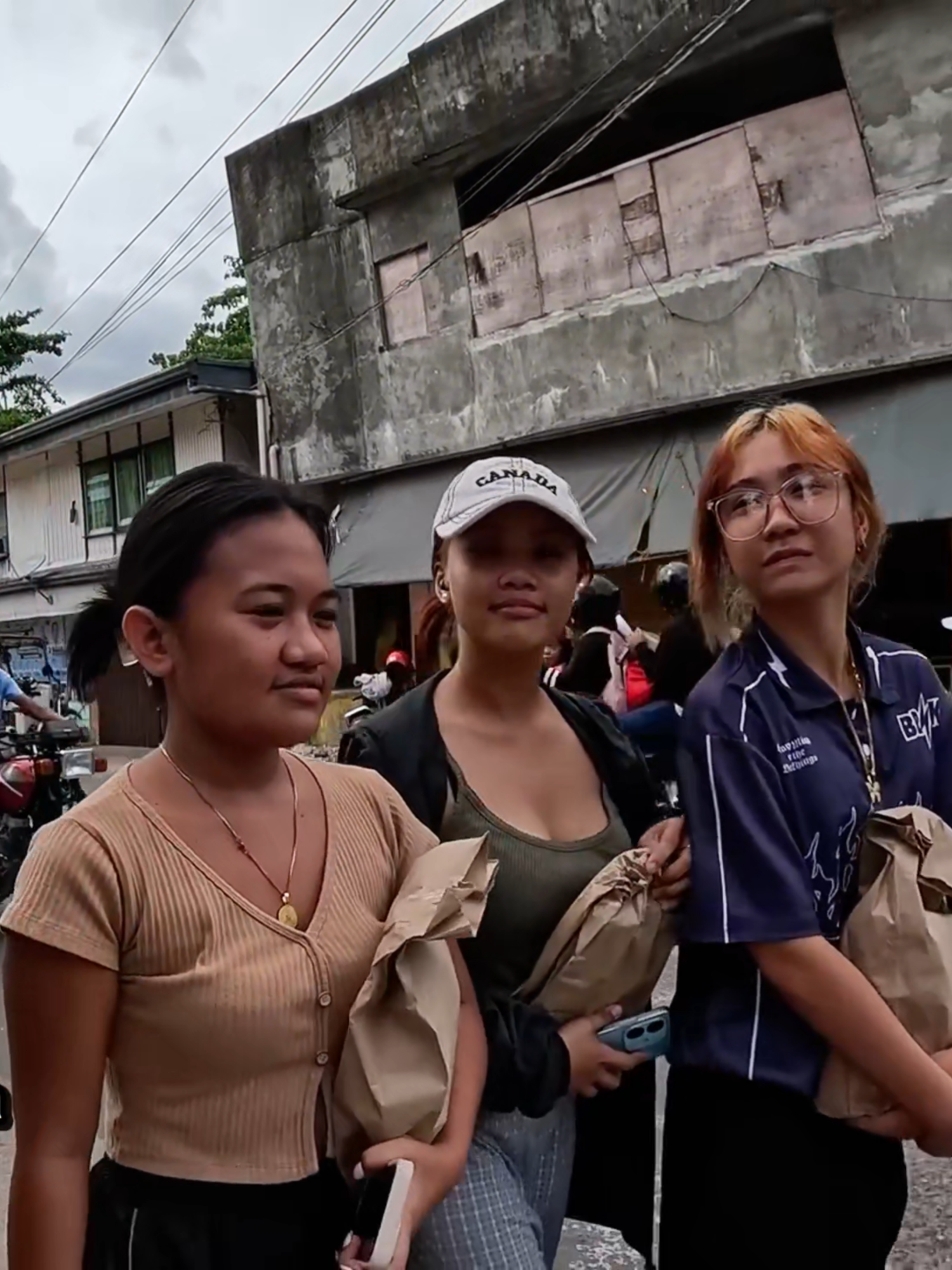 walk with local beauties #travel #filipina #philippines #province