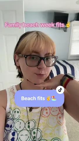 Here’s a fit check from the beach that I meant to post last Saturday! 😅✌️ {#ooc #OOTD #weekfitcheck #vacation #lgbtq #nonbinary #theythem} 