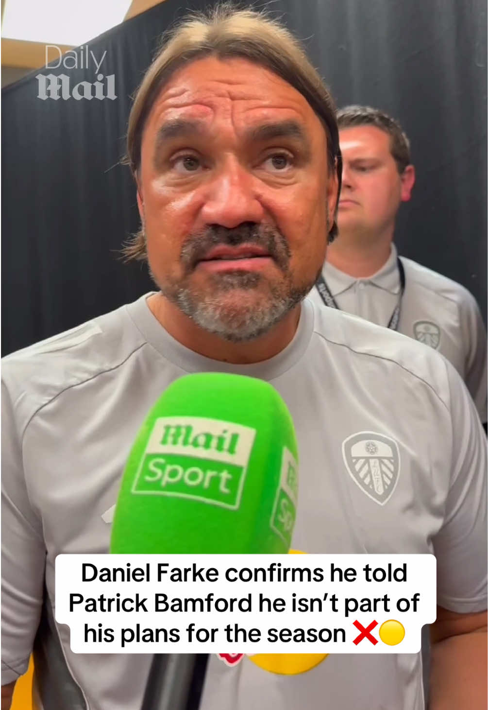 Leeds United boss Daniel Farke has confirmed he’s told Patrick Bamford that he isn’t part of his plans for the upcoming Premier League season ❌🟡 #leedsunited #lufc #alaw #mot #PremierLeague 