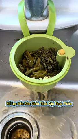 Vì bồn rửa nhà bếp đã được trang bị giỏ đựng rác tự động này nên việc dọn dẹp thức ăn thừa sau này sẽ rất tiện lợi, không làm bẩn tay hay làm tắc cống!! #rolocbonruachen #tienich #giadungnhabep #creatorsearchinsight #thietthuc #jizonguyen 