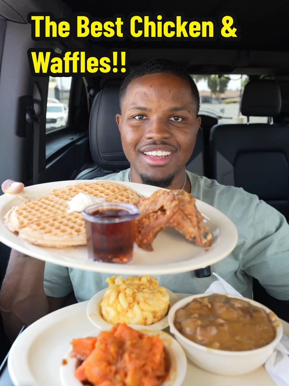 Roscoe's Chicken and Waffles is a staple🔥🔥 #foodreview #Foodie #FoodLover #mukbang #fyp 