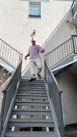 🐓🚪 .  #jokes #dadjoke #jokeoftheday #fyp #foryoupage 