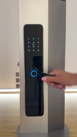 Cine mai are chei in 2025?#fyp #foru #smarthome #fypppppppppppppp #fyppppp #fypdong 