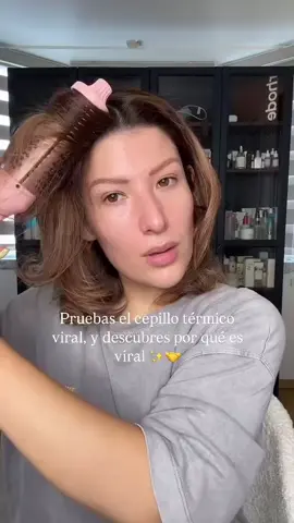 El cepillo más viral de tiktok y además a meses sin intereses 🫰🏼🫰🏼🫰🏼 @wavytalkofficial #wavytalk #vamostiktokshop #hair #blowout #hair #hairtutorial #tips #curlyhair 