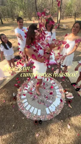 🎂🌿 Celebra tu cumpleaños de forma consciente y especial ✨ Una ceremonia holística de cumpleaños es un ritual lleno de intención donde agradeces lo vivido 🙏, sueltas lo que ya no necesitas 🍂 y das la bienvenida a un nuevo ciclo con amor y claridad 💫. 💌 Más info por DM #ceremoniaholistica#hadadeluz_mx#espiritualidad#conexionespiritual#crecimientopersonal#sanacionholistica#circulossagrados#retornosolar#ceremoniaderetornosolar#ceremoniadecumpleaños 