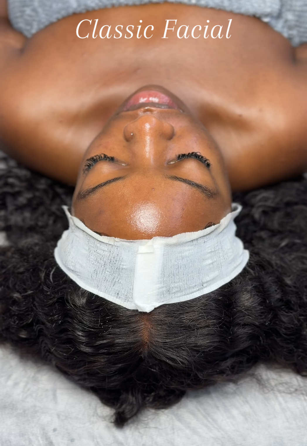 Indulge in the essentials with our Classic Facial at Lisa Brown SalonSpa, the perfect balance of deep cleansing, gentle exfoliation, and nourishing hydration. Your skin will thank you. ✨ Where timeless care meets luxury. #LisaBrownSalonSpa #ClassicFacial #LuxurySkinCare #GlowingSkin