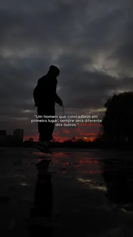 Um homem diferente  . . . #motivation #cristo #fyp #vira 