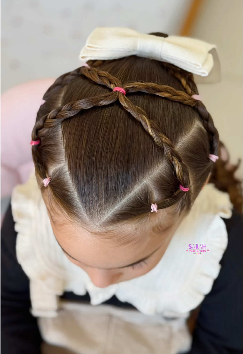 Penteado infantil fácil 🤍🎀 Já salva para fazer e me segue para mais inspirações! 😍 . . . #penteadoinfantil #penteadosfaceis #peinados #peinadosfaciles #haircut 