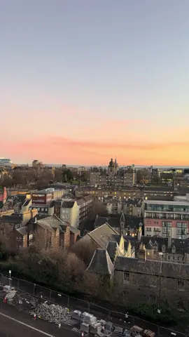 the most peaceful city #edinburgh #Scotland 