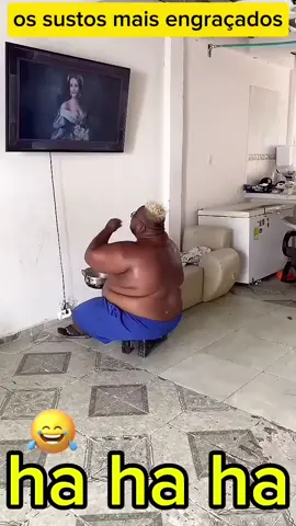 As atrapalhadas mais engraçadas que você vai ver hoje! 😂 Tropeço, tombo e confusão… é risada do começo ao fim! Duvido você assistir sem rir! 🤣👇 #AtrapalhadasEngraçadas #SóRisada #TikTokHumor #FailDoDia #vídeodivertido #SóRisada #TikTokHumor #PegadinhaTop #vídeodivertidos 