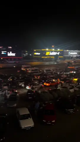 Kim demiş Ankara sakin bir yer diye 🙂‍↕️ #ankara #piyasa #vegacadde #kesfet #keşfet 