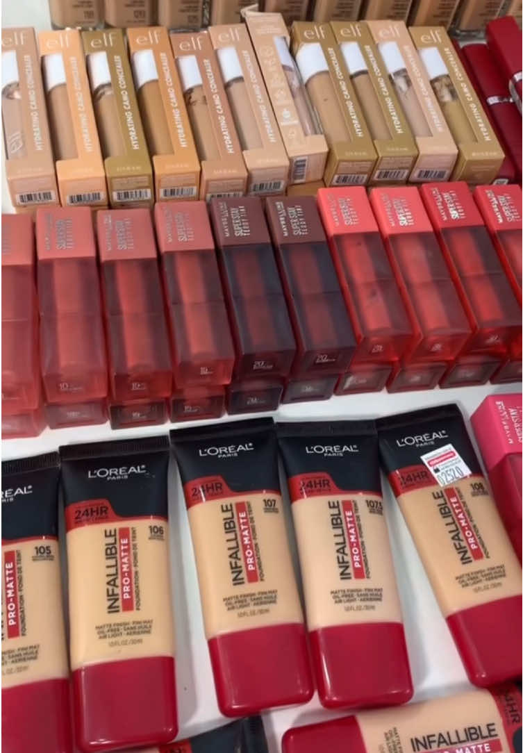 ¡Lo prometido es deuda! ✨ Esta semana llegaron esos productos que ustedes tanto aman: los best sellers que siempre nos piden, los que se van en un abrir y cerrar de ojos Ya están disponibles y créanme... muchas ya han realizado sus pedidos Si algo te hizo ojitos en este reel, mándanos mensajito y con gusto te lo enviamos. ¡No te quedes sin el tuyo! están aquí los best sellers que todas esperaban! Recibimos nueva mercancía y muchos de estos productos vuelan rápido 📍Plaza Vera, Los Jardines 849-399-8686 📍Plaza Miami 1, Altos de Rafey 849-203-8812 Santiago, RD 🇩🇴 Contamos con servicio a domicilio y envíos nacionales 🚚 #fyp #parati #makeup #trending #santiago 