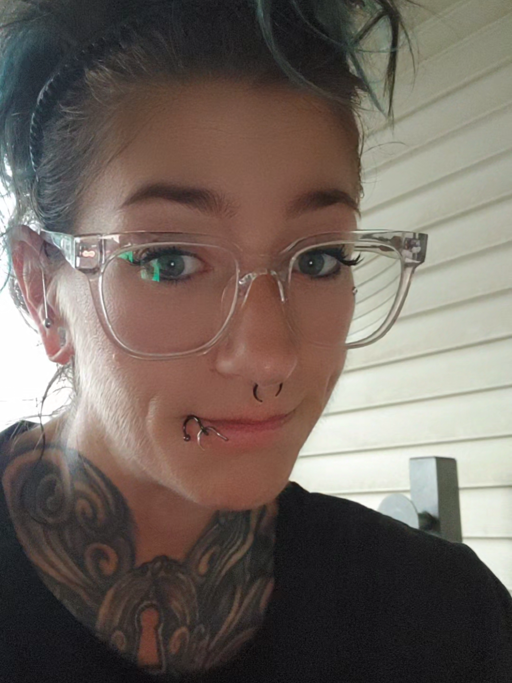 I'm not begging for better behavior or am I waiting around for it anymore either. #healing #letthem #go #fyp #letthemtheory #nolovelost #but  #hurtpeoplewillhurtpeople #knowyourworth 