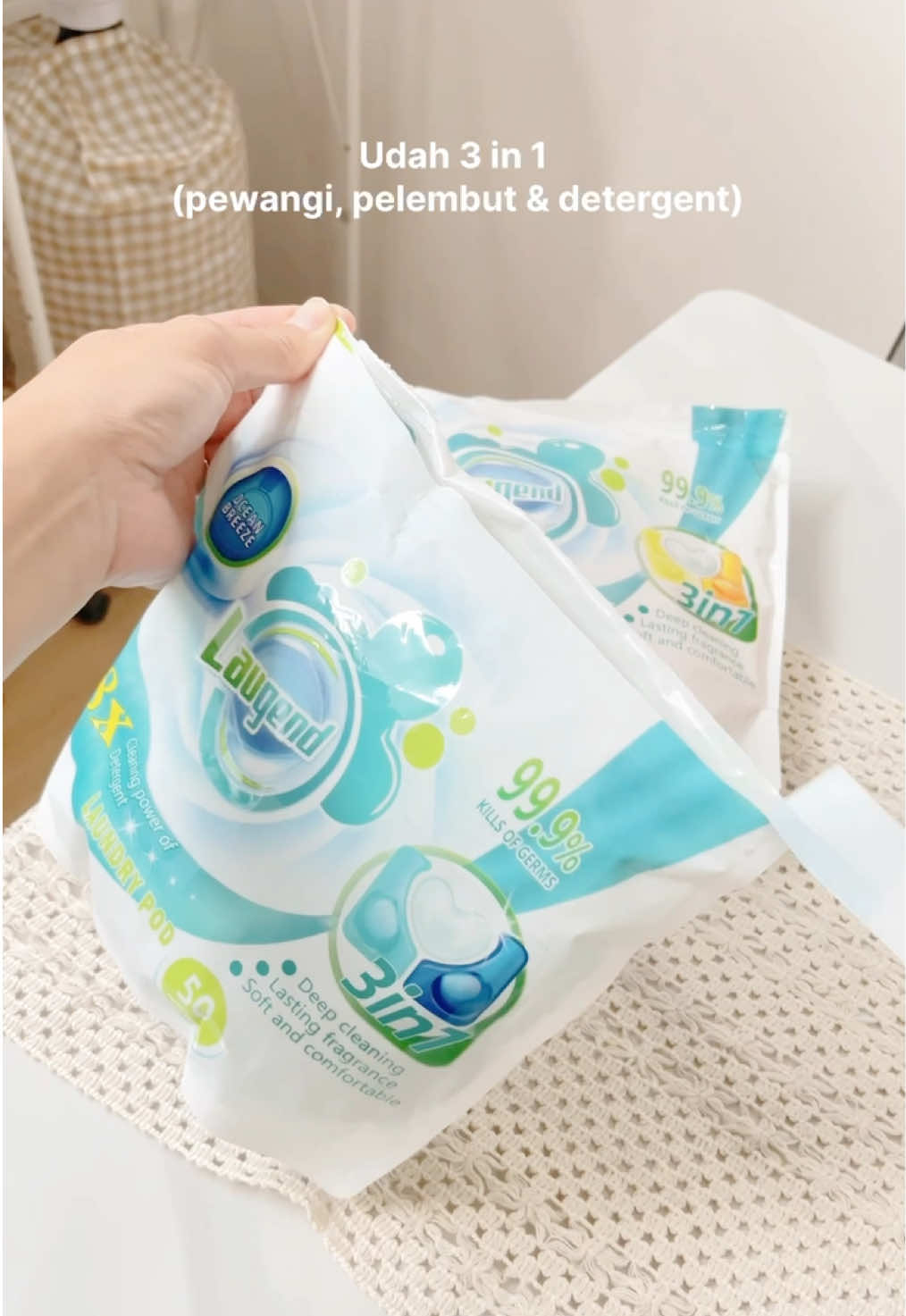 Udah berapa kaliii beli laundry pods di tiktok, senagih ituuu berasa nyuci pake parfum, wangiiiiii pol!!!🥰🌸✨ #laugend #laugend3in1laundrypod #laundrypods #laundrypod 