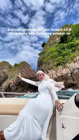 Gak nyangka kalau Lampung seindah ini 🥺 Paket privat trip Harga normal 2,5 juta (2-5 org) Harga normal 3 juta (incl drone) Reservasi 082182805859 #pulauwayang #palembang #saharatour #pahawang #fypage #jakarta #pahawang 
