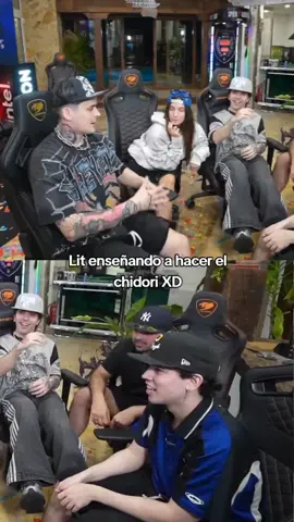 pov: los otakus del salón #litkillah #carreraaa #spreen #angievelasco #bananirou #casamadrid #parati #foryou #fyp 