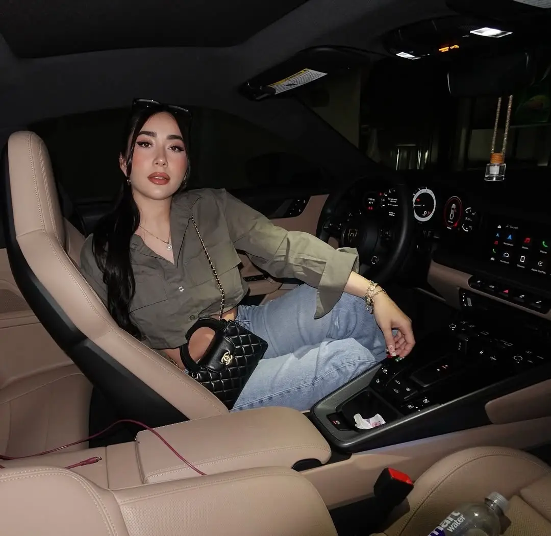 out of office. 🐈‍⬛