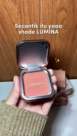 Instaperfect Silk Touch Blusher merupakan perona pipi dengan hasil pipi merona seperti pancaran rona kulit asli. Tersedia dalam 5 variasi warna yang terinspirasi oleh rona pipi kulit alami yang didesain agar semua undertone kulit dapat menemukan blush shade yang cocok. #instaperfect #instaperfectsilktouchblusher #instaperfectblush #instaperfectblushon #instaperfectblushlumina #silktouchblusher #lumina #instaperfectblushlumina #fyp #koleksigitgit #blushon #bestblush 