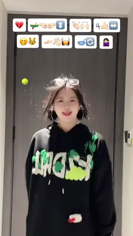 预计这个手势舞会是下周热点(⁎⁍̴̛ᴗ⁍̴̛⁎) 提前学起来 #KZDALL葡萄网球卫衣 #手势舞 #closer #thechainsmokers #closer手势舞