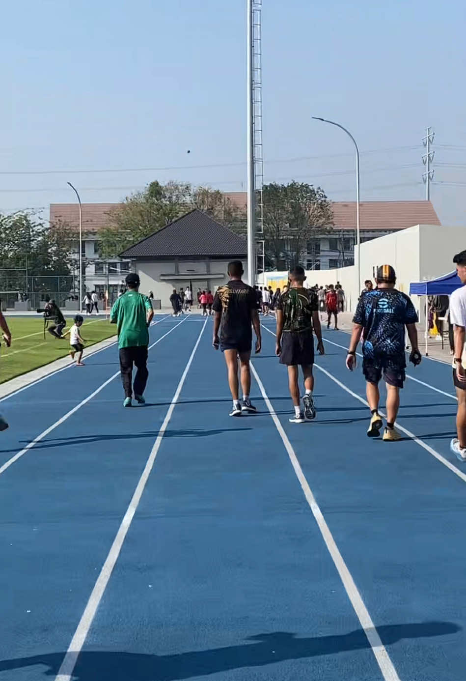 Menyala biru ⚓️ #jalesvevajayamahe #lapanganpasiransurabaya #lapangan #foryou #for #Running #jogging #foryoupagе #surabaya #jalesvevajayamahe⚓ 