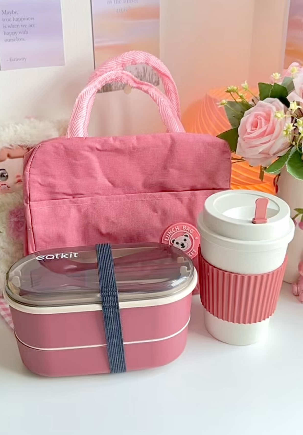 Para bunda bunda wajib beli set kotak bekal ini, eatkit 3in1 udah dapat kotak bekal, gelas dan tasnya. Build quality nya baguss bgttt dan bekalnya 2 tingkat loh ada sekatnya jugaa #setbekal #setbekalkesekolah #setkotakbekal #setkotakmakan #eatkit #fyp 