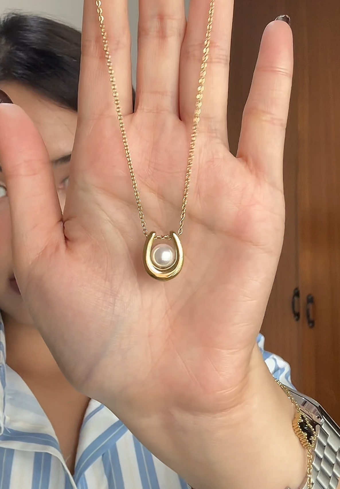 #necklace #necklaceforwomen #pearljewelry #pearlnecklace #accessories 