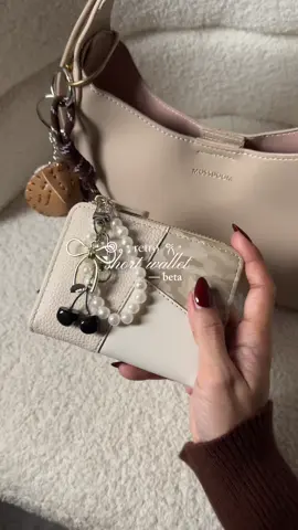 lovin’ my new retro style wallet ✨🍒 got it for 89 pesos only 🥺 #wallet #shortwallet #retrowallet #leatherwallet #compactwallet #minimalistwallet #womenswallet @BETA Wallets.PH  