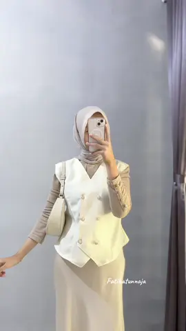 🤍🤍 #vest #ootdhijab #outfitinspo #outfitideas 