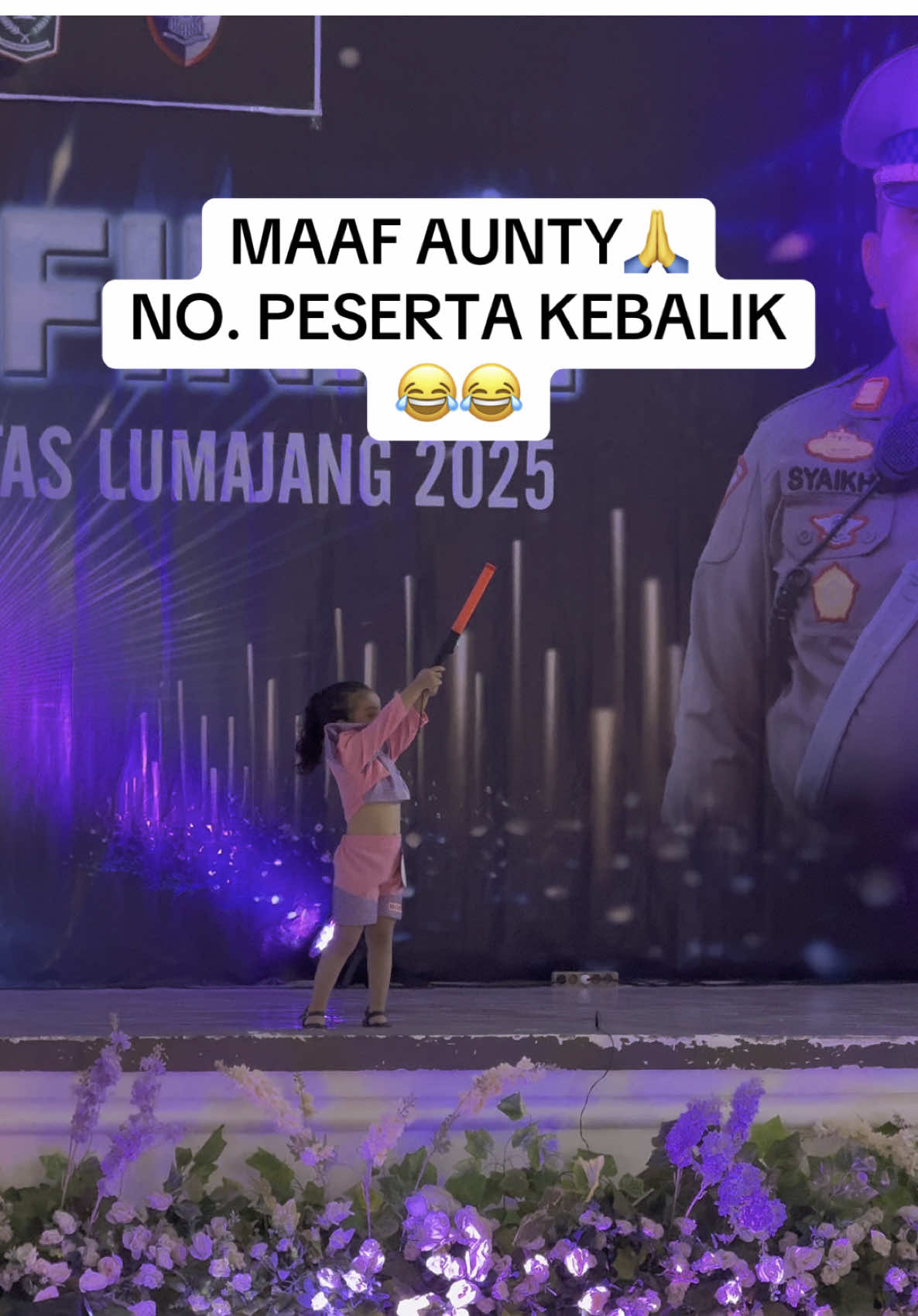 Maaf aunty #nafasya pas ditengah lupa gak pose 😂 