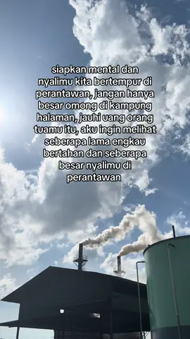 anak yg umur belasan tahun sudah hidup di perantawan jangan pernah kamu rendahkan atau kamu remehkan, hidup di perantawan keras kawan apa” harus sendiri, jangan kamu anggap mudah hidup di perantawan. #OKTA21⚡️ 