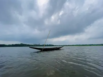 নদী বয়ে যায়,, নিজের গতিতে আর আর আকাশ চেয়ে থাকে ছোয়ার অযোগ্য দূরে,#foryou #videw #fyp #view 