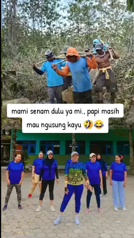 papa rela menglondong kayu demi nyai 😂#senamviraltiktok #senamkreasi #cukupkamusaja #goyanggemasmochibaby 