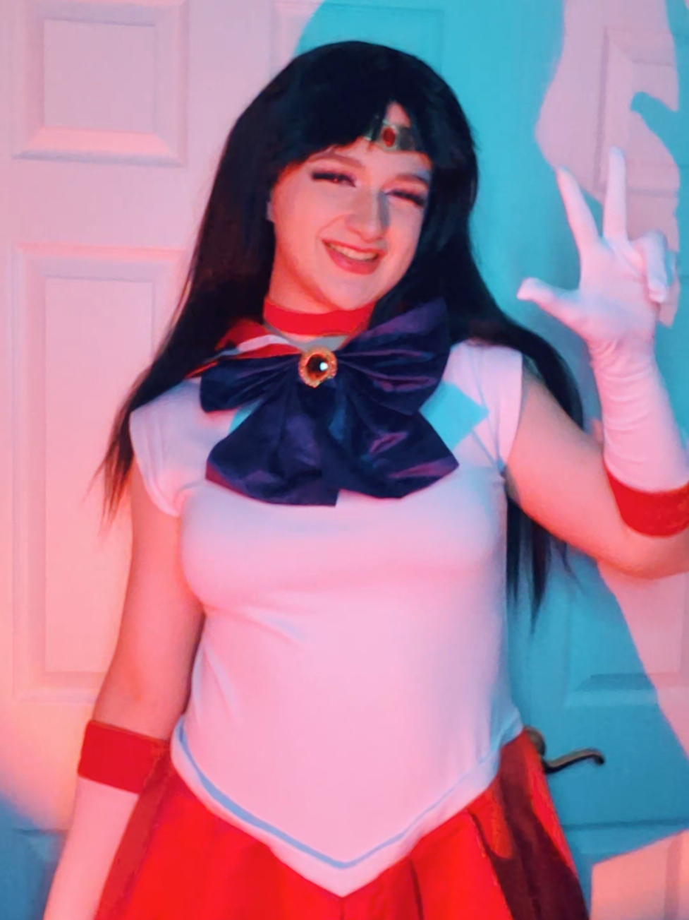 If u don't count fan expo I haven't cosplayed in over a year 😨😨. Im actually so happy to be officially back and if everything goes well expect 2 more cosplays this summer 😏 | #sailormars #sailormooncosplay #sailormarscosplay #sailormoon #reihino #reihinocosplay #cosplayer 