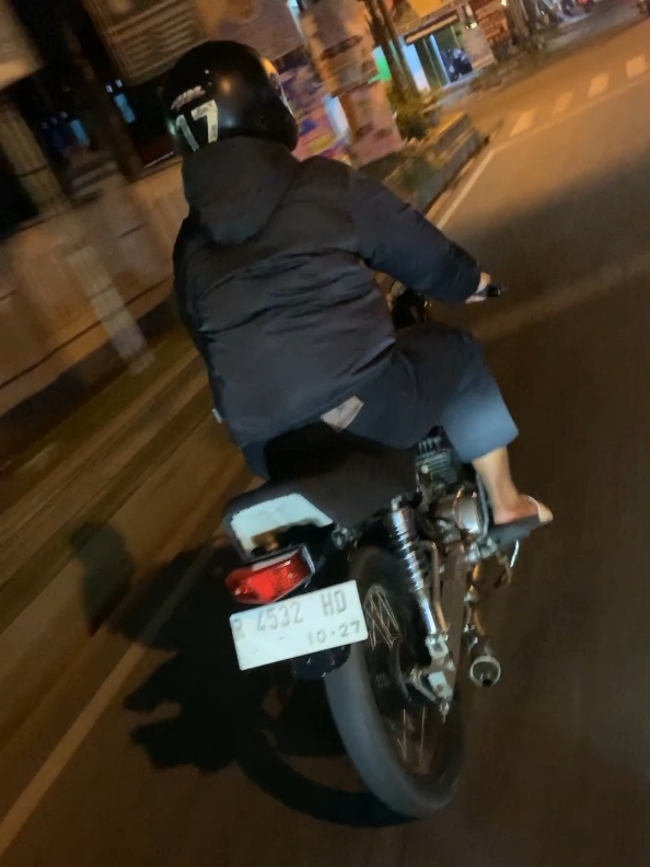 🥹 #rxkingsunmori140 #foryupage #2strokeindonesia #masukberandafyp #ndeprokstyle #fypberanda #nightride #trending #sefty #bismillahfyp 