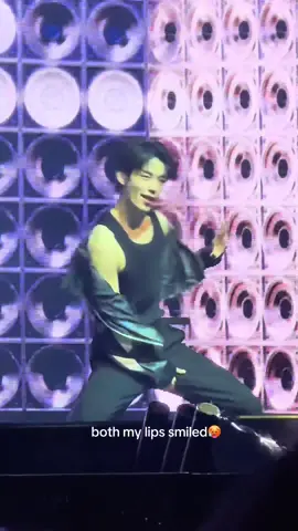 leejeong’s solo stage was🔥🥵🔥🥵  @EVNNE #leejeonghyeon #leejeong #evnne #kpop #kpopfyp #concert #kpopconcert