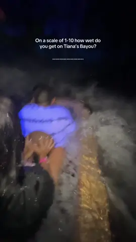 Ankle deep water 🙂‍↕️🌊 #tianasbayouadventure #disneyland #waterride #wet #disney 