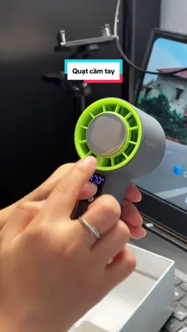 Thời nào thì của đó,mà thời này là của quạt cầm tay Goojodor #bibeonauan #xuhuong #viral #tiktokshop #quatcamtaygoojodog#quatje #tienloi