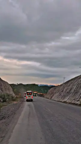 vibes pulang kerja😁😁😁 #storytambangkaltim #storyanaktambang #storytambang #fyyyyp #kalimantan #operatormuda #piatoraya #perantautoraja 