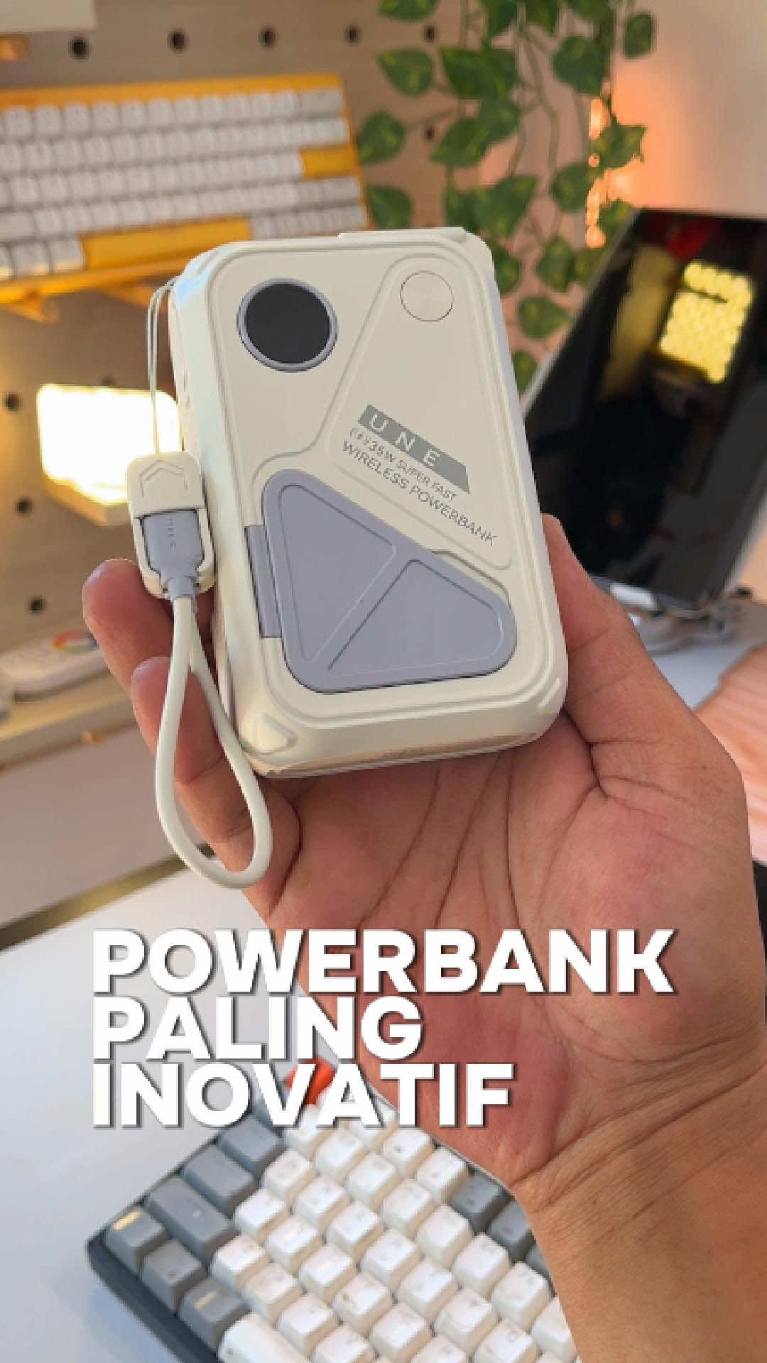 Powerbank buat traveling dan kerja, awet dan tahan lama, fast charging PD 35W, Magsafe 22.5W dan bisa jadi adaptor charger, UNE Powerbank 30000mAH. #powerbankbuattravelling #powerbankfastcharging #powerbank30000mah #powerbankandroid #powerbankiphone #UNE