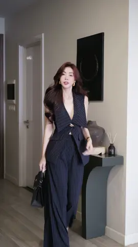 Để foufer ThuyVanTran gợi ý cho nàng set đồ ngời ngời khí chất cho cô nàng công sở nhé ☺️ #ThanhlichcungEMOL #xuhuongtiktok #jyp #OOTD #thoitrangcongso 