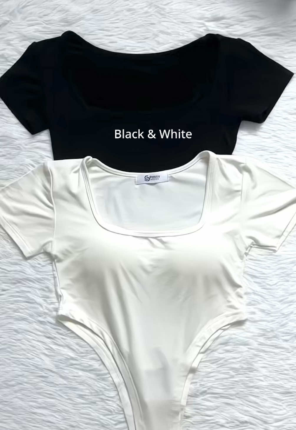 บอดี้สูทแขนสั้น #บอดี้สูท #บอดี้สูทเว้าเอว #bodysuit #outfit 