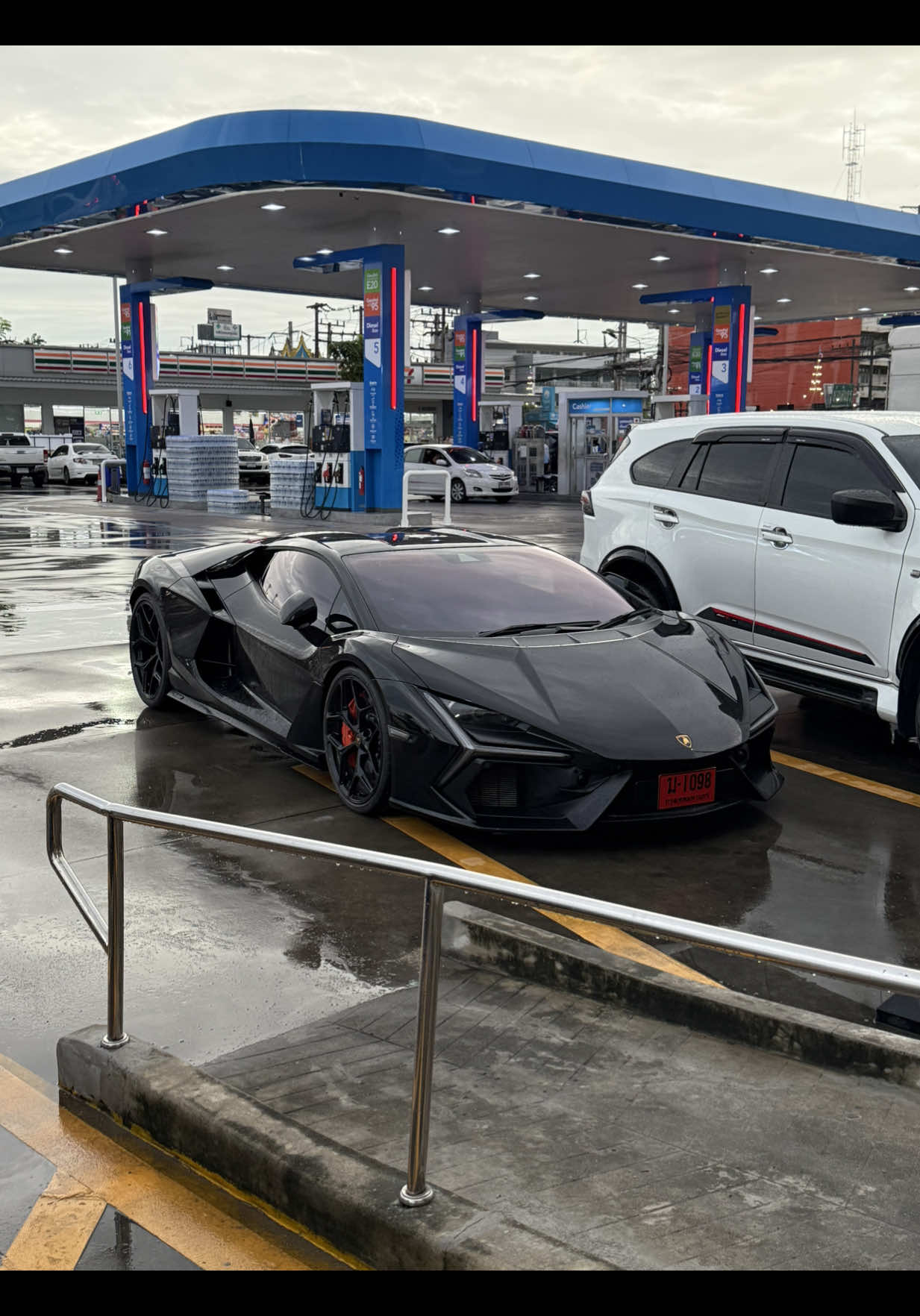 Lamborghini Revuelto. @อาม่า กับ อากุ๊ง #lamborghini #revuelto #v12 #supercar #fyp #fypage #fy #cars 