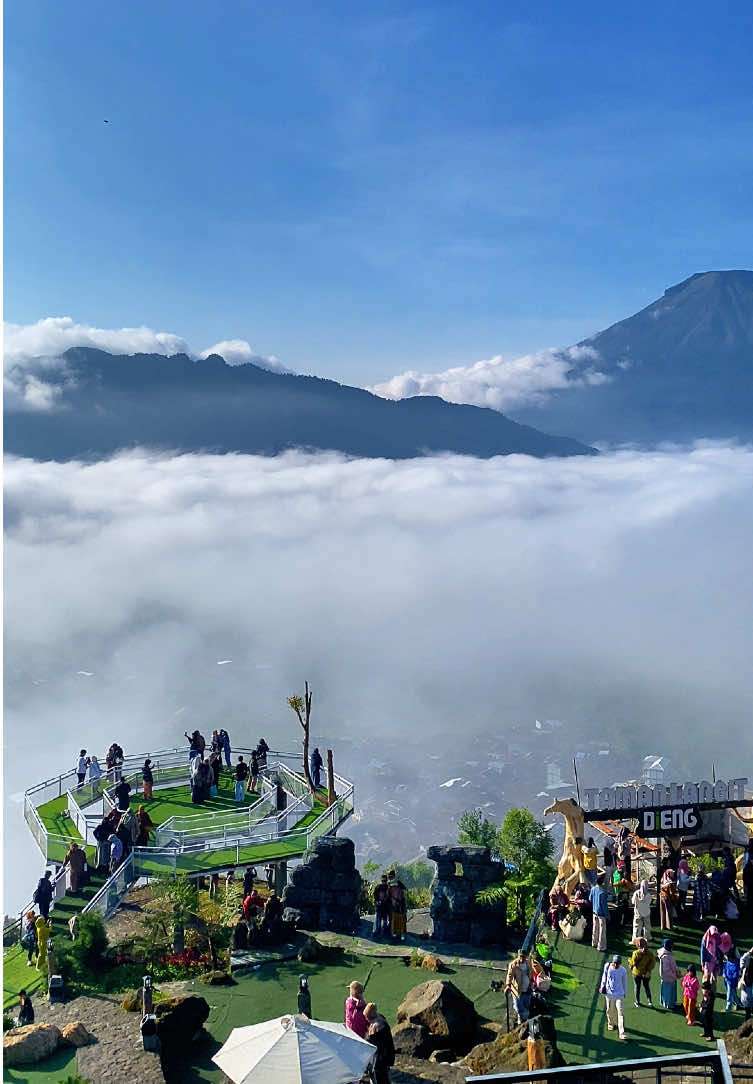 Kapan lagi keDieng dapet view sebagus ini🥰 #fyp #fypシ #4upage #dieng  #diengwonosobo #fypシ゚viral #dieng_wonosobo #pesonaindonesia #fypviral #diengtrip #diengwisata #wonosobozone #wonosobohitz #fypシ゚ #diengtour #jawatengah #4 #4youpage 