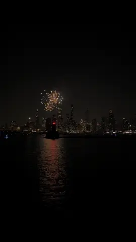 #aesthetic #chicago #chicagocity #visual #city #view #fypシ #Summer #chicagoaesthetic #foryoupage #fyp #darkaesthetic #aestheticvideos #fireworks #visualtherapy 
