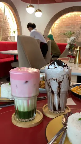 “iguro-san…” ahh drinks 💔 #fyp #foryou #demonslayer #mitsurikanroji #obanaiiguro #kny 