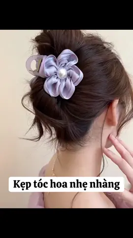 Kẹp Tóc Hoa Nhẹ Nhàng #hot #xh #xuhuong #fyp #foryou #dilysmeshopee #thichawnmangcut 