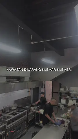 Kawasan dilarang klemar klemer!  #CapCut #viral #culinary #livekitchen #KitchenHacks #masak #capcut #masakanindonesia #cooking #KitchenHack #jangkauanluas #kitchen #masakantiktok #foryoupage❤️❤️ #fypviralシviral #fyp #katakata #fyppppppppppppppppppppppp 
