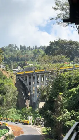 Ambil aja, biar dikira lagi liburan