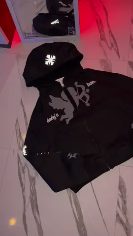 Dady’S home#hoodiemenyala #fyp #hoodieboxyfit #fypppp #hoodieboxy #hoodies #hoodie300gsm #hoodies #lokalbrand 